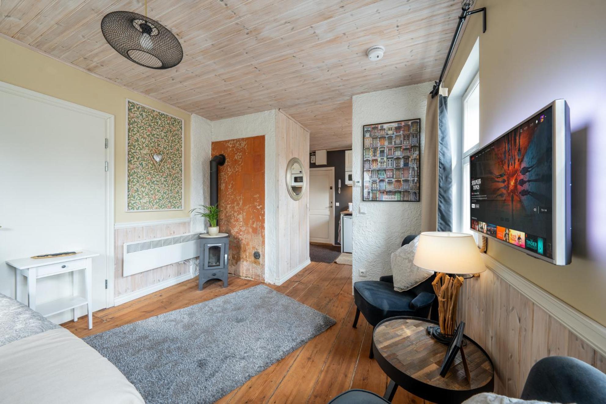 Garden Studio Next To Telliskivi & Old Town Tallinn Exterior photo